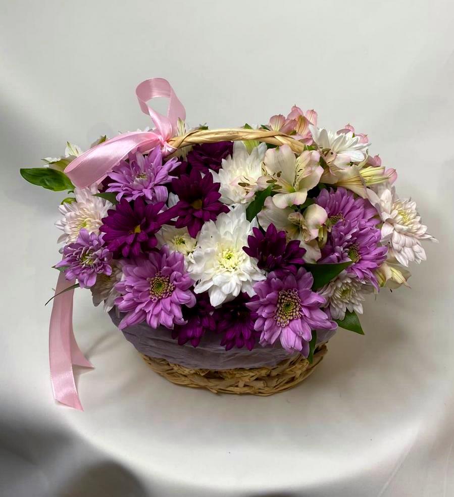 Цветочная композиция из Хризантемы и Альстромерии в корзине в Посёлок Подольской машинно-испытательной станции