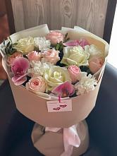 Букет цветов из:  Орхидеи, Розы и Гвоздики #REPLACE_PRED# Посёлок Подольской машинно-испытательной станции