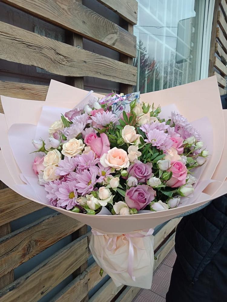 Букет цветов из: Розы и Хризантемы в Посёлок Подольской машинно-испытательной станции