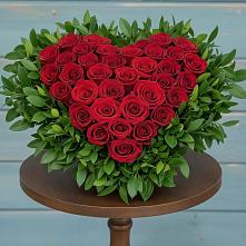Цветочная композиция из Розы в виде сердца в Посёлок Подольской машинно-испытательной станции