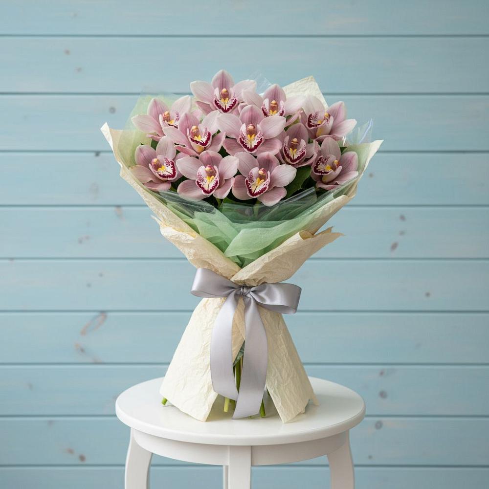 Букет цветов из: Орхидеи и Розы в Посёлок Подольской машинно-испытательной станции