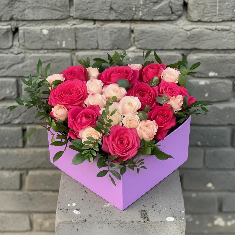 Цветочная композиция из Розы в коробке в Посёлок Подольской машинно-испытательной станции