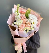 Букет цветов из:  Хризантемы и Розы в Посёлок Подольской машинно-испытательной станции