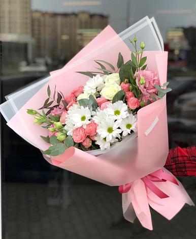 Букет цветов из: Розы, Лизиантусы и Хризантемы в Посёлок Подольской машинно-испытательной станции